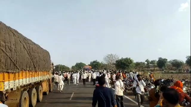 उदगीर तालुक्यातील एकुरका येथे कारच्या धडकेत दुचाकी स्वार ठार