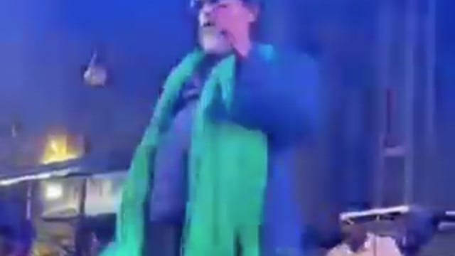 ▶️......बंगाल में शानदार जीत के बाद मिथुन चक्रवर्ती अपने मिथुन दा जश्न मनाते हुए 🕺