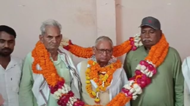 अखिल भारतीय यादव महासभा के राष्ट्रीय अध्यक्ष बनने पर श्री राम मूर्ति यादवजी का गृहजनपद आगमनपर बाघराय बाजारमेंभव्य स्वागत