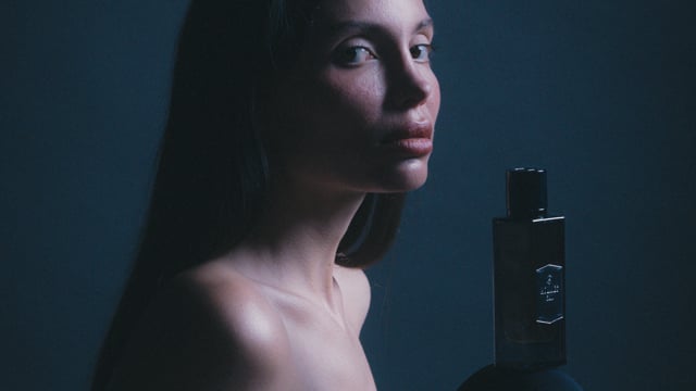 Holmes San — Parfumerie premium, aperçu vidéo