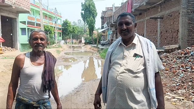 नवाबगंज से धिरौन्ध रोड बना तालाब, मुखिया ने कहा जल्द होगा निर्माण कार्य