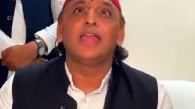 ▶️.....नीट का पेपर ही गड़बड़ा गया, जैसे हमारे देश की अर्थव्यवस्था गड़बड़ाई हुई है वैसे ही इनकी हर परीक्षा गड़बड़ाई हुई है।"

•⁠ अखिलेश यादव, प्रयागराज