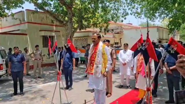 उत्तर प्रदेश के उप मुख्यमंत्री केशव प्रसाद मौर्या आज एक दिवसीय दौरे पर मथुरा पहुंचे।