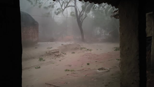 जिला प्रतापगढ़ के आस पास क्षेत्रों में भयंकर आंधी तूफान के साथ बारिश #latest_news 