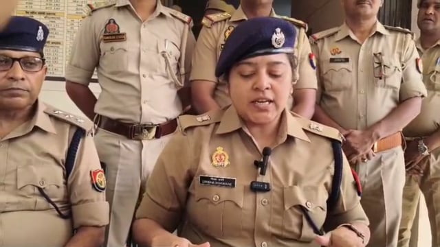 जलालाबाद विद्युत तार चोरी के 11 आरोपी गिरफ्तारः 2 लाख नकद बरामद, 12 खंभों से चोरी किया था 