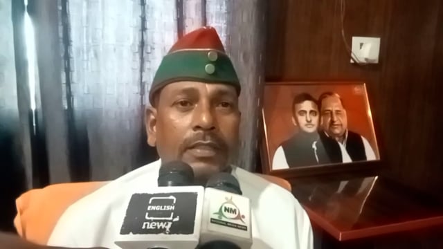 प्रतीक यादव के निधन पर सैनिक प्रकोष्ठ के जिलाउपाध्यक्ष व सपा नेता कन्हैया यादव ने बांसडीह में नम आंखों से दी श्रधांजलि