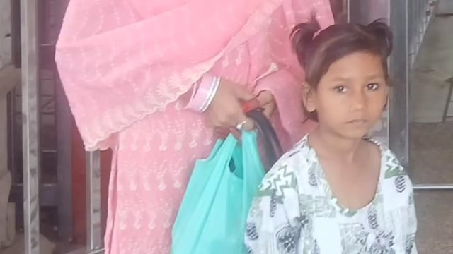 वृंदावन में मां-बेटी दूध लेने निकलीं, रहस्यमय ढंग से लापता; दो साल के बेटे का रो-रोकर बुरा हाल