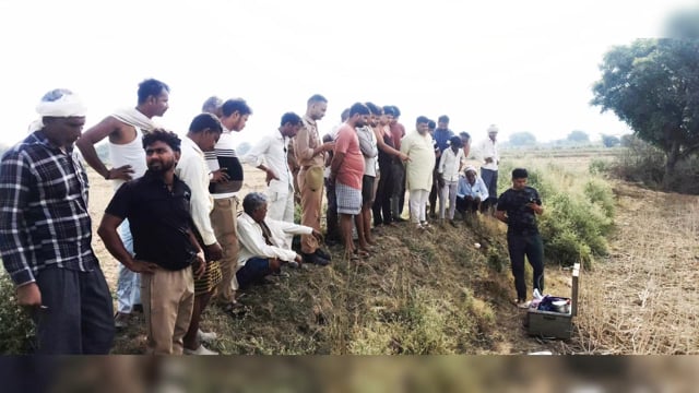 पिनाहट के सूबेदार पूरा में चोर लाखों के जेवरात और 50 हजार नकद चोरी कर फरार, पुलिस जांच में जुटी।
