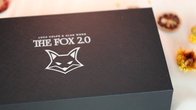 Video THE FOX 2.0 (Gimmicks and Online Instructions) by Luca Volpe and Alan Wong - Trick (VT)