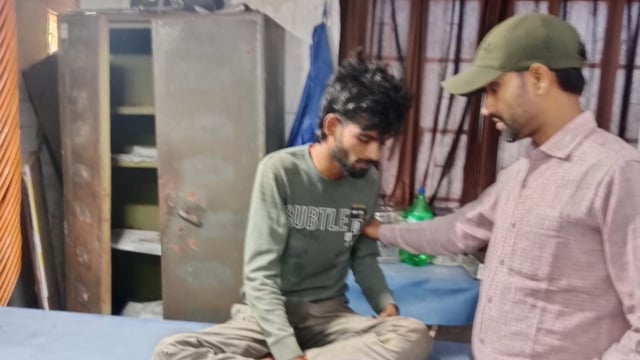 नीलगाय की टक्कर से बाइक सवार दंपति समेत बालक घायल, सदर अस्पताल नवादा रेफर