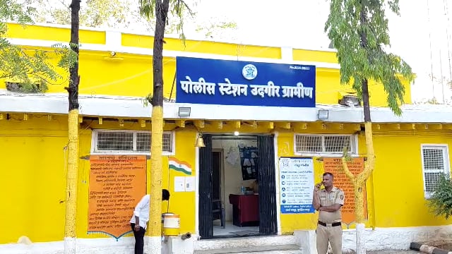 फुले नगर भागात गुटख्याची वाहतूक करणारी कार पोलिसांनी पकडली,4 लाख 7 हजार 800 रुपयांचा मुद्देमाल जप्त