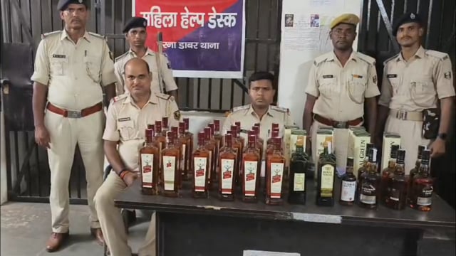 पुलिस की गुप्त सूचना पर कार्रवाई, 31.125 लीटर अंग्रेजी शराब के साथ बाइक जब्त, धंधेबाज फरार