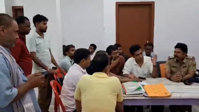 जनता दरबार में कुल 16 आवेदन में 6 का हुआ ऑन द स्पोर्ट निपटारा।