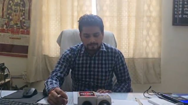 बिजली विभाग की बड़ी लापरवाही! नहर पटरी पर रखा ट्रांसफार्मर बना ग्रामीणों के लिए खतरा