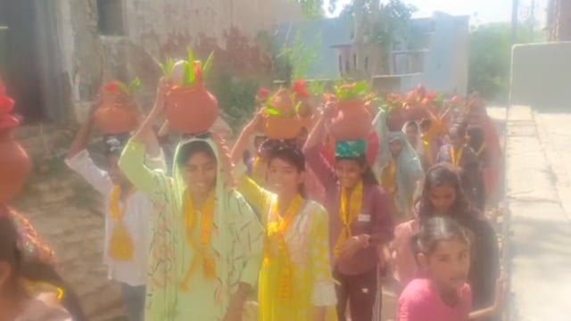 मांट के भीम गांव में निकाली गई कलश यात्रा सैकड़ो महिला पुरुष श्रद्धालुओं ने लिया भाग