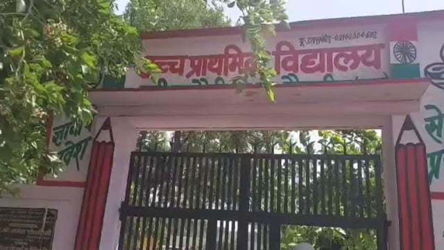 MANT-84 कोसी परिक्रमा के बीच मौत को दावत देता टूटा बिजली खंभा, जिम्मेदार मौन,,