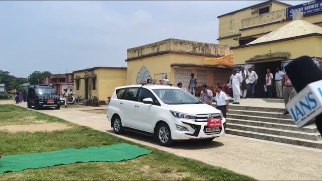 कमिश्नर प्रेम सिंह मीणा पहुंचे सहयोग शिविर में अमरपुर,गार्ड ऑफ ऑनर के साथ हुआ भव्य स्वागत।