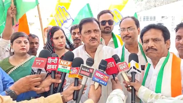 पेट्रोल-डीजल के बढ़े दामों के खिलाफ कांग्रेस का प्रदर्शन, राज्यपाल को भेजा ज्ञापन।