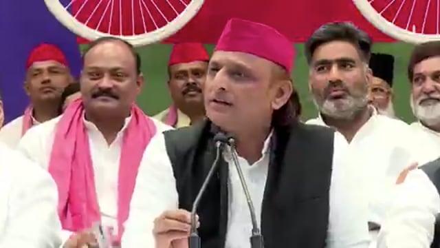 ▶️.....5 वोट अगर हर बूथ पर हम लोग बढ़ा लेंगे तो , बीजेपी का पता नहीं लगेगा
इसलिए BJP घबराई हुई है , और सबसे कठिन और सबसे महत्वपूर्ण लड़ाई उत्तर प्रदेश की होने जा रही है
हमे हर से लड़ना पड़ेगा , लेकिन हमे उत्तर प्रदेश की जनता पर पूरा भरोसा है कि इस बार समाजवादी सरकार होगी
PDA की सरकार होगी , सामाजिक राज की स्थापना होगी