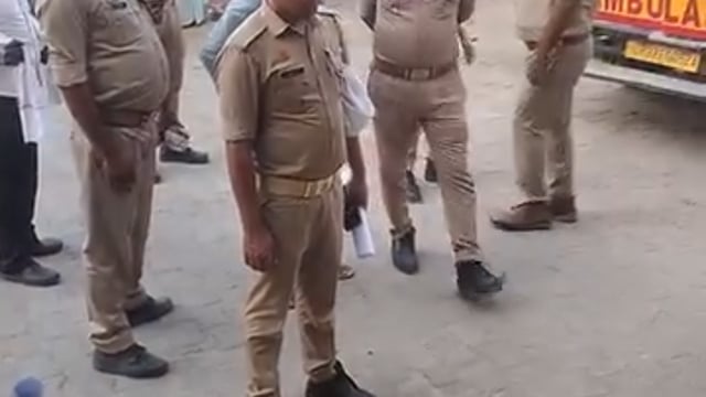 बसखारी थानाक्षेत्र अंतर्गत राष्ट्रीय राजमार्ग 233 पर कसदहां शुकुल बाजार में स्थित वरद होटल में बृहस्पतिवार को संदिग्ध परिस्थिति में प्रेमी व उसकी बेहोश प्रेमिका मिलने से सनसनी फैल गई। इलाज के दौरान प्रेमिका प्रिया की मेडिकल कॉलेज सद्दरपुर टाण्डा में मौत हो गयी।