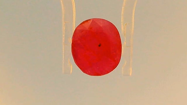 Burma Ruby 5.10 Carat — video