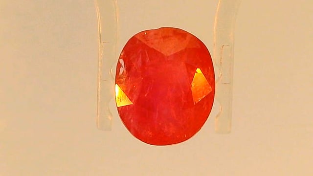 Burma Ruby 7.41 Carat — video