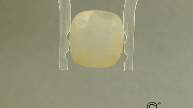 White Sapphire 6.12 Carat — video