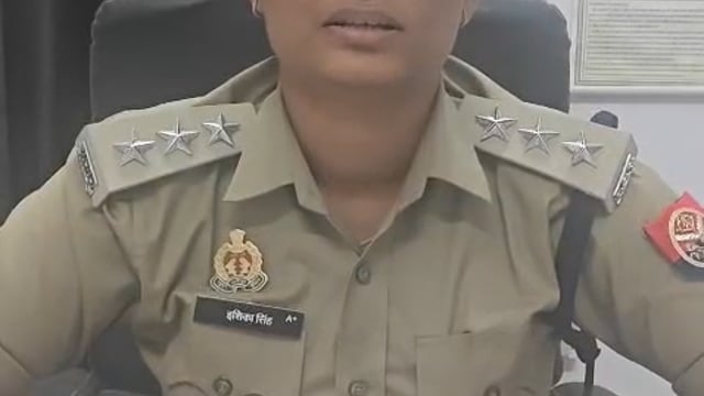 कटरा क्षेत्र में मारपीट मामले पर पुलिस की कार्रवाई, सीओ तिलहर ने दी जानकारी

थाना कटरा क्षेत्र में हुई मारपीट की घटना को लेकर पुलिस ने त्वरित संज्ञान लेते हुए विधिक कार्रवाई शुरू कर दी है। मामले में आवश्यक जांच और कानूनी प्रक्रिया अपनाई जा रही है। इस संबंध में क्षेत्राधिकारी तिलहर, शाहजहांपुर ने घटना और पुलिस कार्रवाई की जानकारी साझा की।