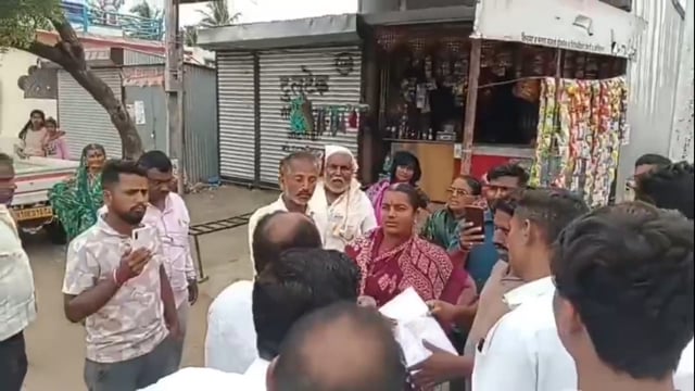 “तहसीलदारांचा आदेश धाब्यावर! मानेवाडीत प्रशासनाला दगडांचा इशारा; मंडलाधिकारी माघारी”