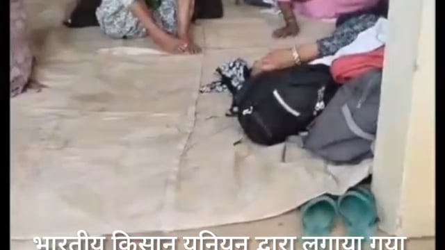 मथुरा के नौहझील ब्लाक में भारतीय किसान यूनियन टिकेट द्वारा लगाया गया श्रद्धालुओं कासेवा कैंप इन दोनों आकर्षित का केंद्र बना