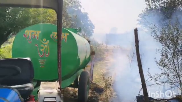 फरह कुरकन्दा रोड पर पेडो मे लगी आग आग लगने का नही लगा पता