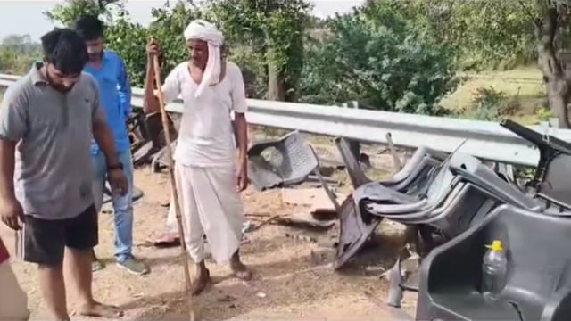 MANT-सड़क पर पलटी गाड़ी, चीख-पुकार के बीच दौड़ी पुलिस… एक्सप्रेसवे पर क्या हुआ,,