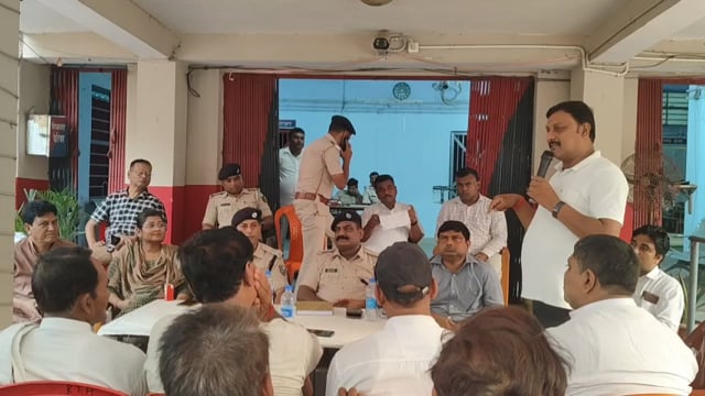 बकरीद पर्व पर सौहार्द बनाए रखने की अपील, बगहा में जुटे अधिकारी और जनप्रतिनिधि