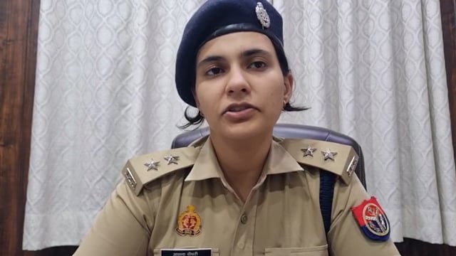 *थाना कोतवाली पुलिस टीम द्वारा वाहन चोरी करने वाले 03 अन्तर्राजीय अभियुक्तगण को किया गिरप्तार, अभियुक्तगण के कब्जे से चोरी की 10 मोटर साइकिल बरामदगी के सम्बन्ध में सहायक पुलिस अधीक्षक/ क्षेत्राधिकारी नगर जनपद मथुरा द्वारा दी गई बाइट:-*