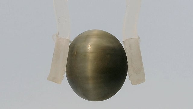 Indian Quartz Lehsunia 6.30 Carat — video