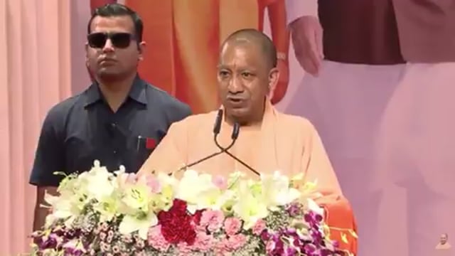 ▶️....लखनऊ ब्रेकिंग....

समाजवादी पार्टी के समय बिजली के तार पर लोग कपड़ा सुखाते थे....
