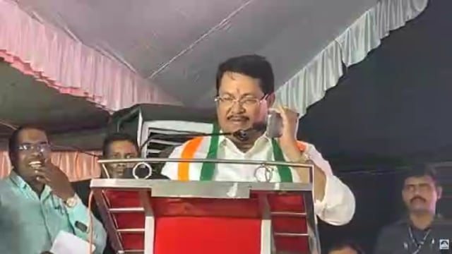  गडचिरोली जिल्हा काँग्रेस कमिटी द्वारा आयोजित नवनियुक्त जिल्हाध्यक्ष विश्वजीत कोवासे यांचा पदग्रहण सोहळा व शेतकरी मेळावा