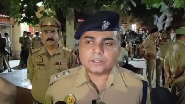 बकरीद को लेकर फ्लैग मार्च के संबंध में एसपी गाज़ीपुर