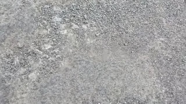 कुछ माह में ही उखड़ गया नगला का सम्पर्क मार्ग, नगला गांव जाने वाले मार्ग पर बड़े-बड़े गड्ढों से बढ़ी परेशानी
