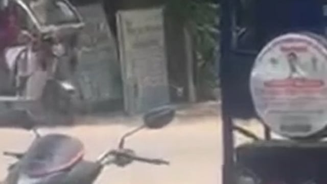 पटिहन में मुख्य मार्ग पर ई-रिक्शों का कब्जा, पटिहन कस्बे में रोज लग रहा जाम, जनता परेशान