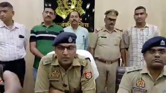 ▶️.....बाराबंकी के ग्वारी क्षेत्र में दिनदहाड़े लूट करने वाले गिरोह का पुलिस ने मात्र 4 दिनों में पर्दाफाश कर दिया।