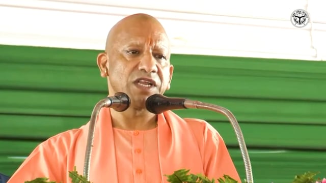 ▶️....आज महिलाएं नाइट शिफ्ट में भी कार्यालयों और उद्योगों में कार्य कर रही हैं। यह बेहतर सुरक्षा व्यवस्था का सशक्त उदाहरण