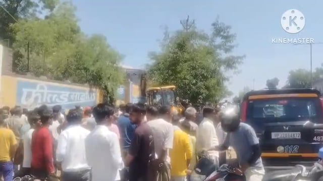 फाउंड्री नगर चौकी से कुछ ही दूरी पर नाले में अज्ञात युवक का शव मिलने से पहले सनसनी थाना एत्माद्दौला फाउंड्री नगर क्षेत्र