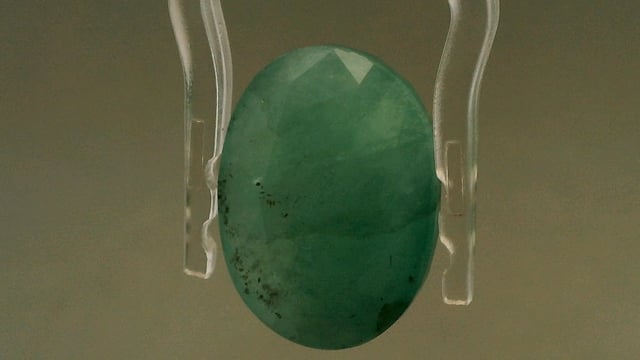 Brazilian Emerald 9.12 Carat — video