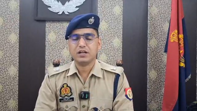 आईपीएल सट्टेबाजी गिरोह का भंडाफोड़, छह आरोपी गिरफ्तार

शाहजहांपुर की कोतवाली पुलिस ने आईपीएल मैचों में सट्टेबाजी करने वाले छह आरोपियों को गिरफ्तार किया है। पुलिस ने उनके कब्जे से सट्टेबाजी में इस्तेमाल होने वाले उपकरण व नकदी बरामद कर आगे की कानूनी कार्रवाई शुरू कर दी है।