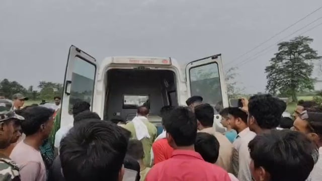 बगहा में अज्ञात महिला की तालाब में तैरता हुआ लाश बरामद, जांच में जुटी पुलिस।