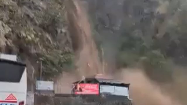उत्तराखंड के यमुनोत्री मार्ग पर लुहारी डैम के पास बारिश के बाद विकराल बहने लगे