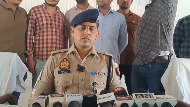 मोबाइल मालिकों के चेहरों पर लौटी मुस्कान, प्रतापगढ़ पुलिस ने लौटाए 170 गुम फोन#latest_news 