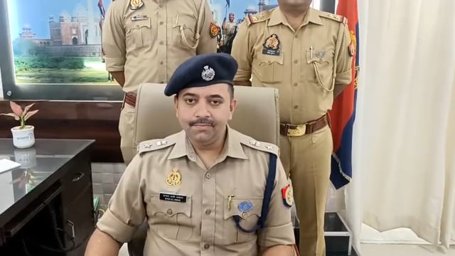 आगरा पुलिस कमिश्नरेट की बड़ी कामयाबी के साथ अपराधियों पर कसा जा रहा है पूरी तरीके से शिकंजा अपराधी को कियागिरफ्ता