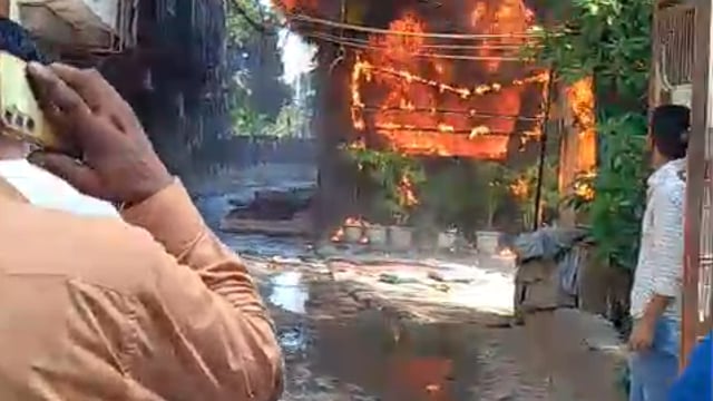 दिल्ली के रेस्टोरेंट में आग लगी, मालवीय नगर में हादसा
20 लोगो की मौत हो गई है - 37 लोगो का रेस्क्यू किया है।।